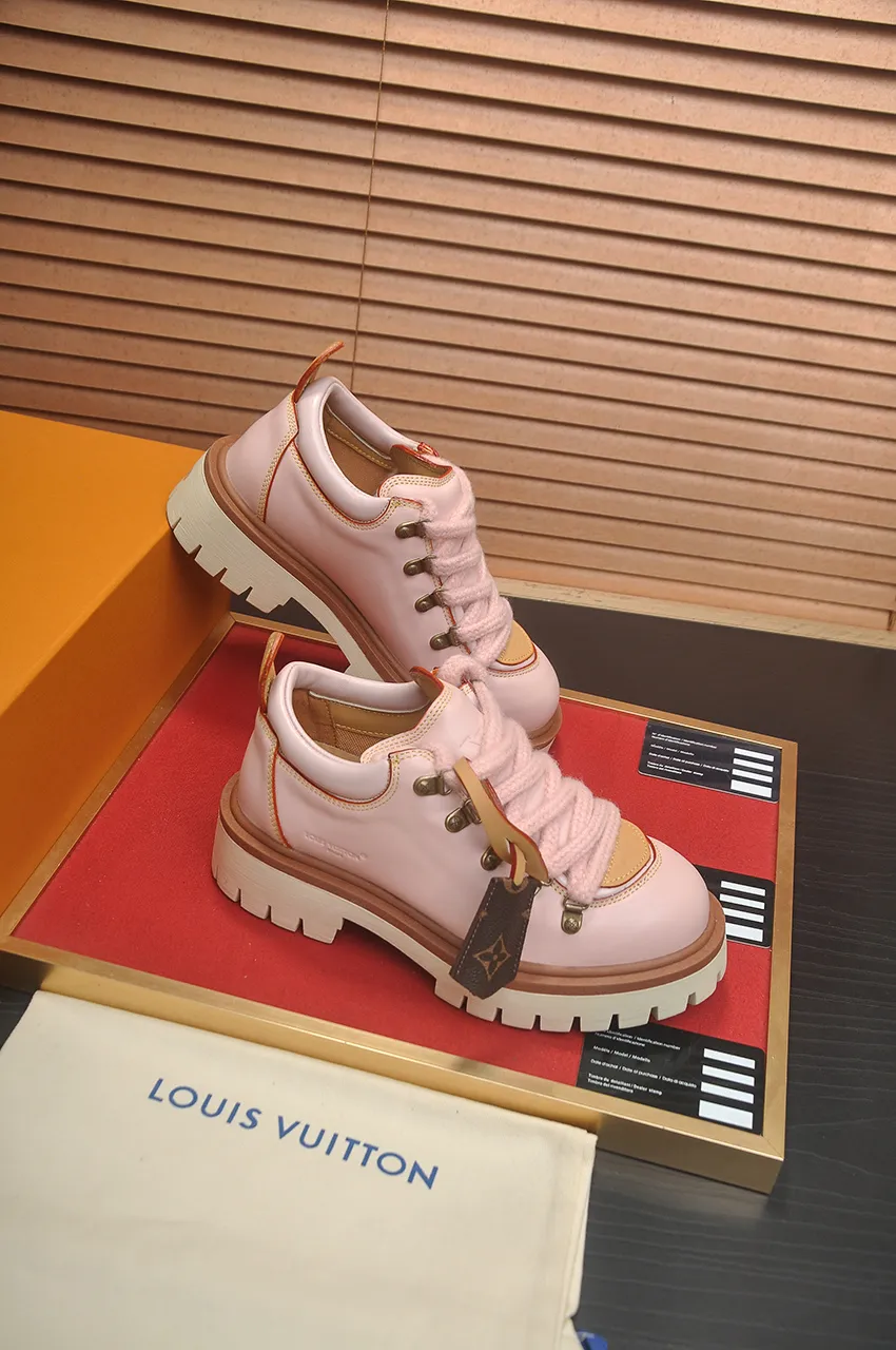 Men's shoes 💰660💶 LV Louis Vuitton 2025 autumn and winter new couple's new style, the original version is developed one to one, retro fashion, handsome and cool mountaineering derby shoes are out of stock 👍 💎 Material: imported first-layer cowhide 💎 Lining: imported lambskin 💎 Outsole: original molded TR non-slip sole 💎 Bottom height: 3.5cm 💎 Shoe size: 35-45 for both men and women